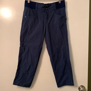 Title Nine Clamber navy capris - size 6